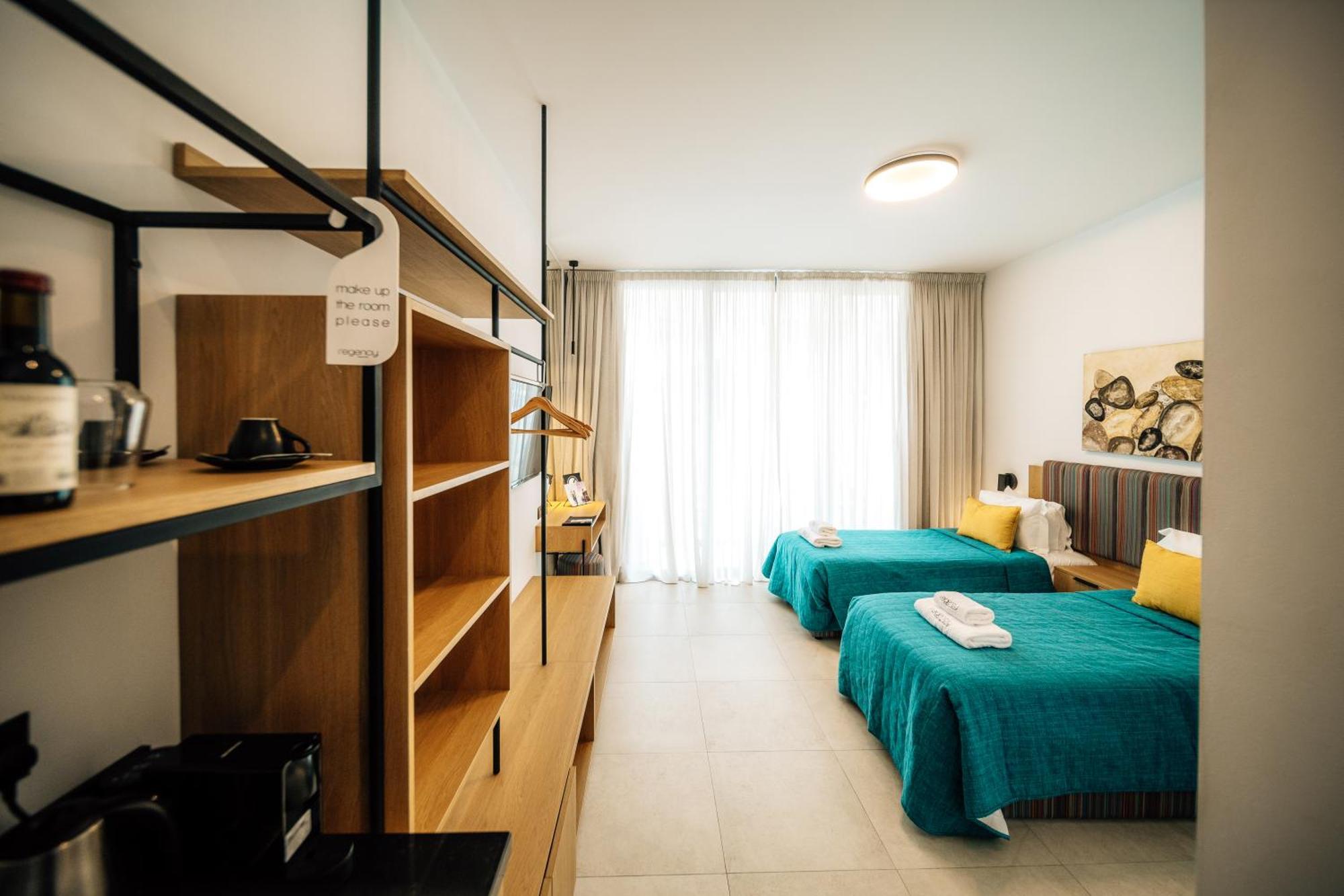 Regency Boutique Hotel Holiday Suites Paphos Pokoj fotografie